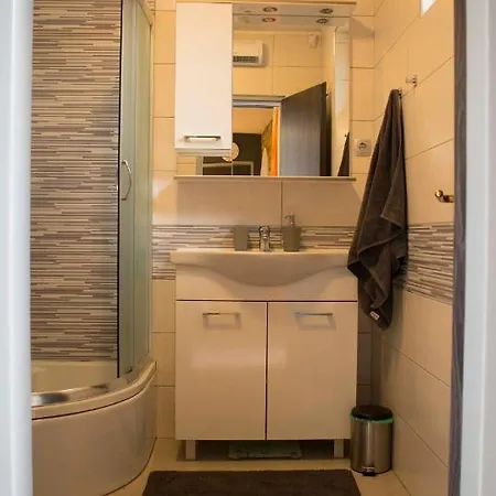 Luxury Studio With Private Patio 비스