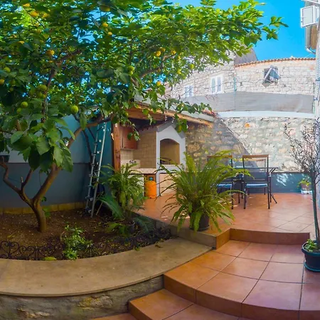 Luxury Studio With Private Patio *